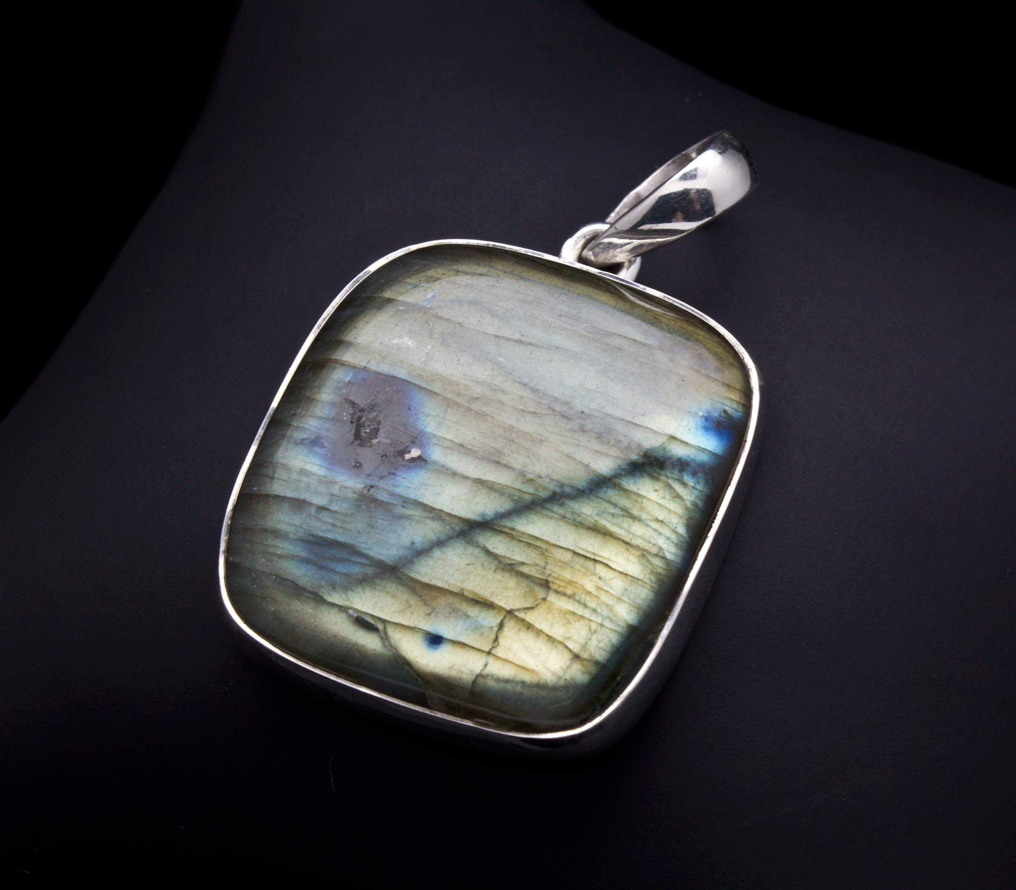 Sterling Silver Labradorite Pendant