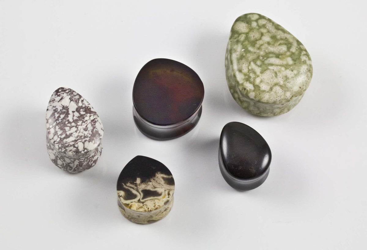Plugs that feature a teardrop shape 