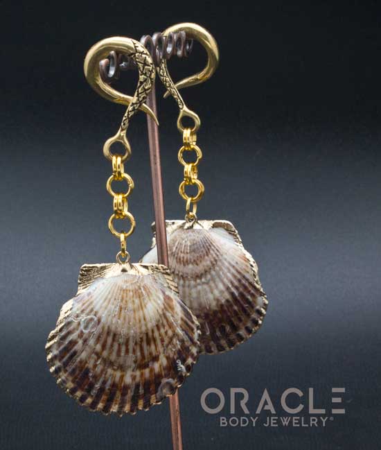 Crossover With Gold Plated Scallop Shells