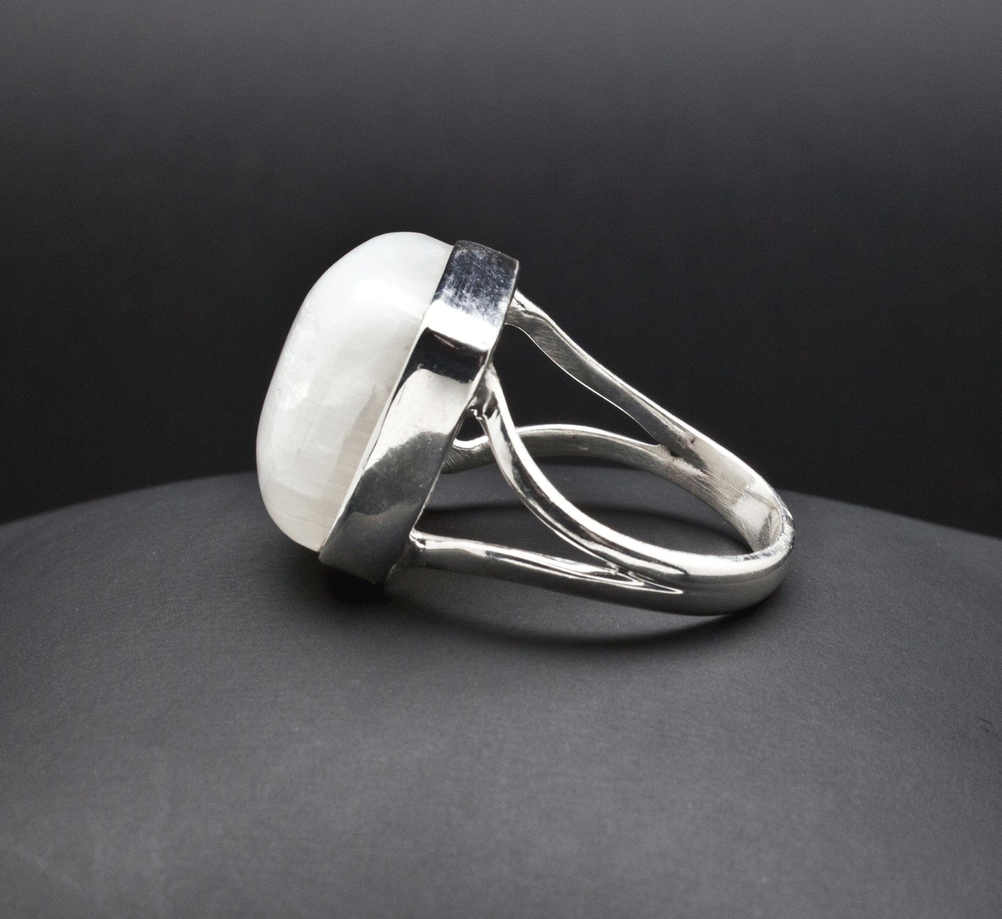 Sterling Silver Moonstone Ring Size 7