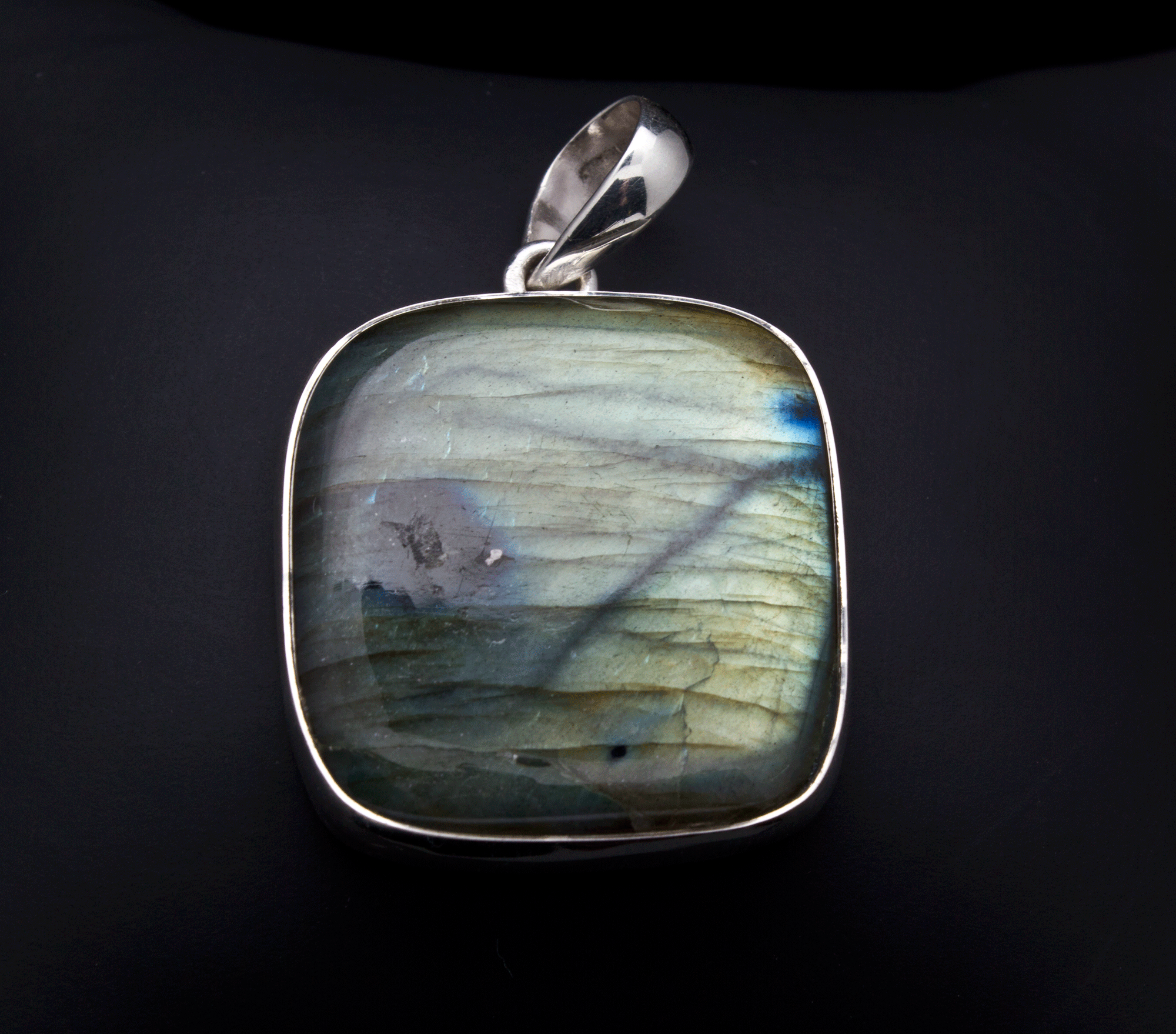 Sterling Silver Labradorite Pendant