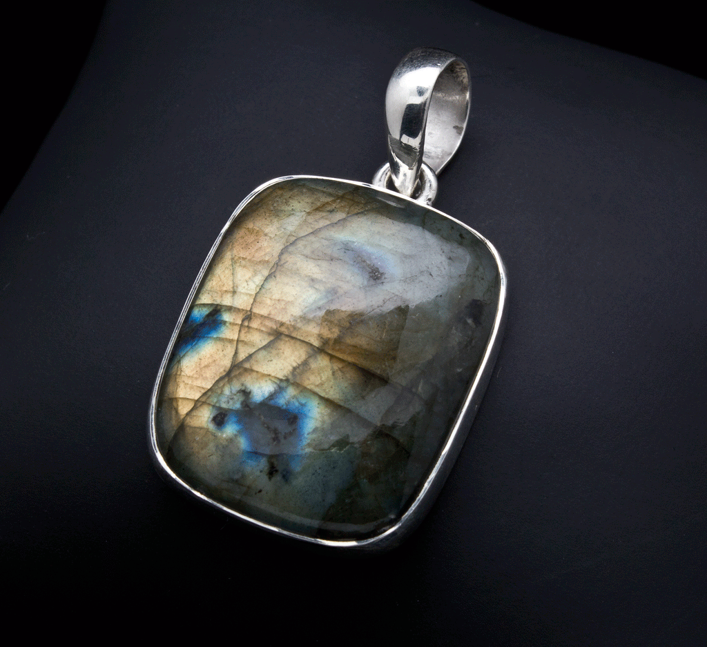 Sterling Silver Labradorite Pendant