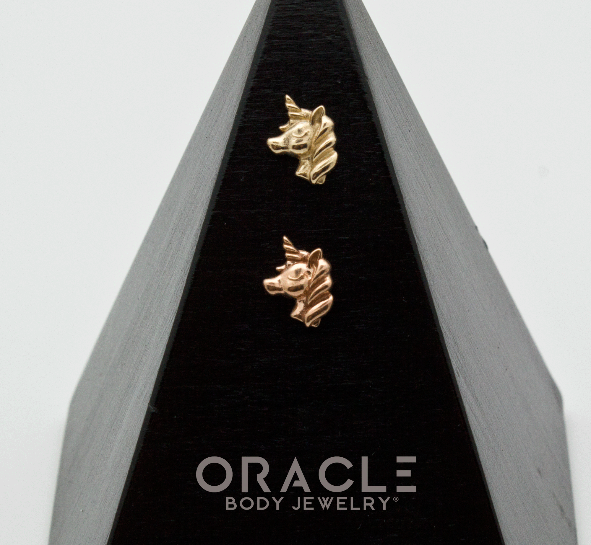 14k Gold Sparkle Threadless End Left Facing